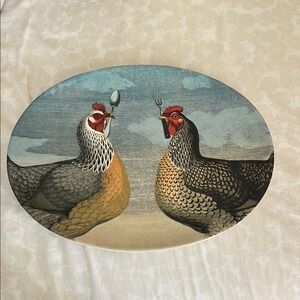 Decorative Chicken Plate with Utensil Design